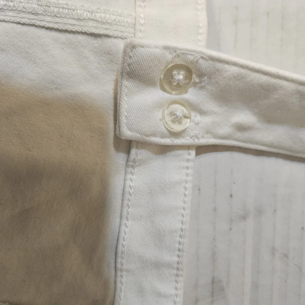 Stylish White Buttoned Top - Picture 8 of 12